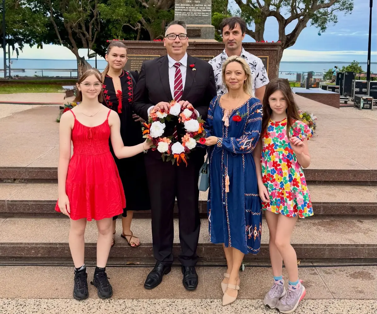 Latvian and Ukrainian families with the joint commemorative wreath