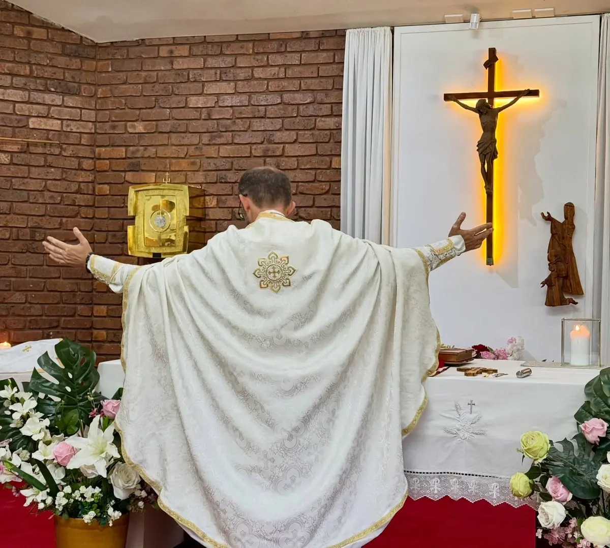 Father Ihor Holovko celebrating the Ukrainian Easter Divine Liturgy