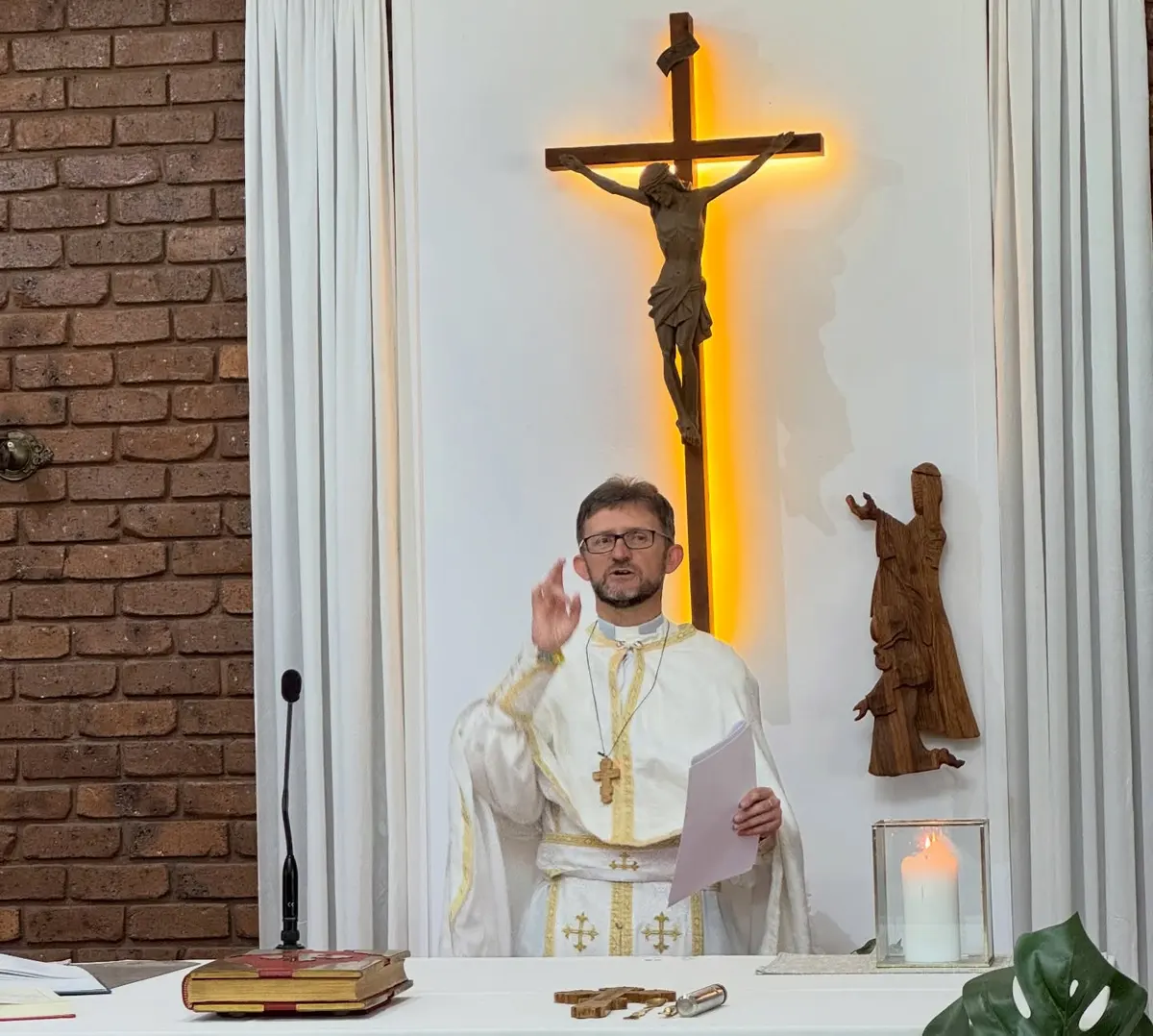 Father Ihor speaking to the Ukrainian community at Holy Spirit Parish